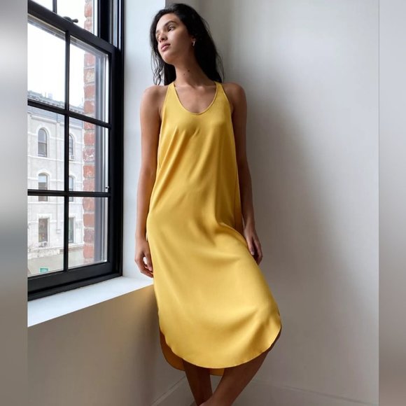 Aritzia Dresses & Skirts - Aritzia Wilfred Colonne dress size Medium
